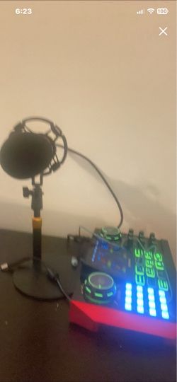 Podcast mixer with mic
