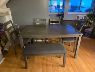 Dining table set