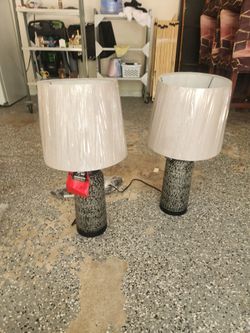 Nice  of pai Ashley brand  lamps