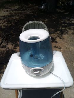 !! Humidifier by Vicks Cool Mist