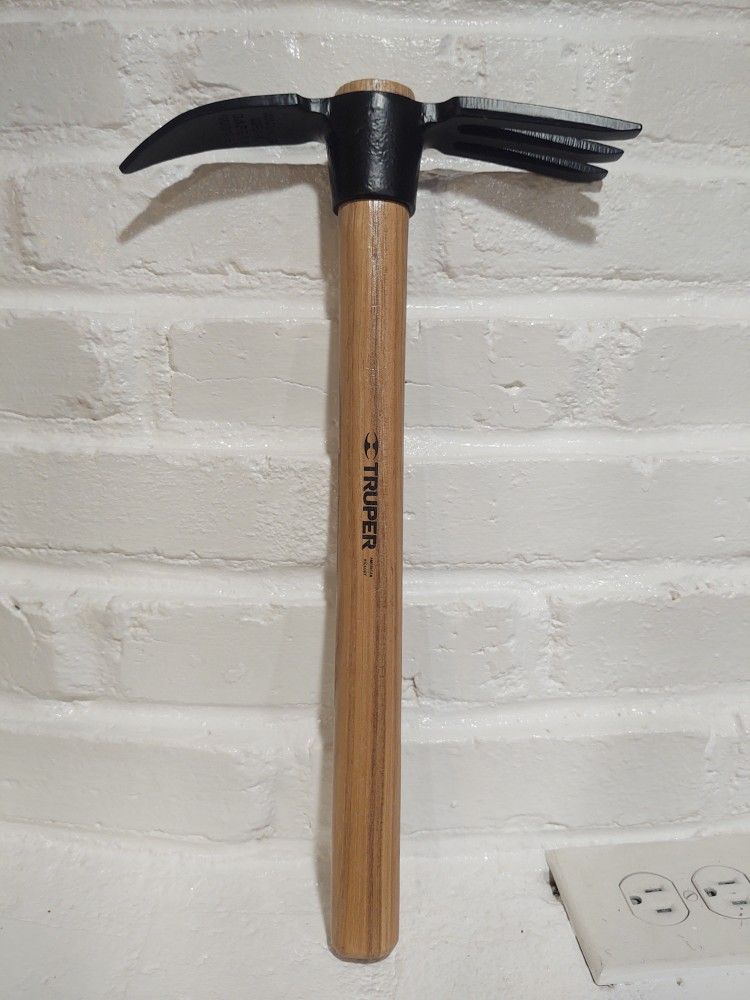 Truper Hand Digger And Cultivator Combo
