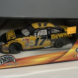 2002 Hot Wheels Matt Kenseth #17 Dewalt Tools 1/24 Scale Nascar Diecast 