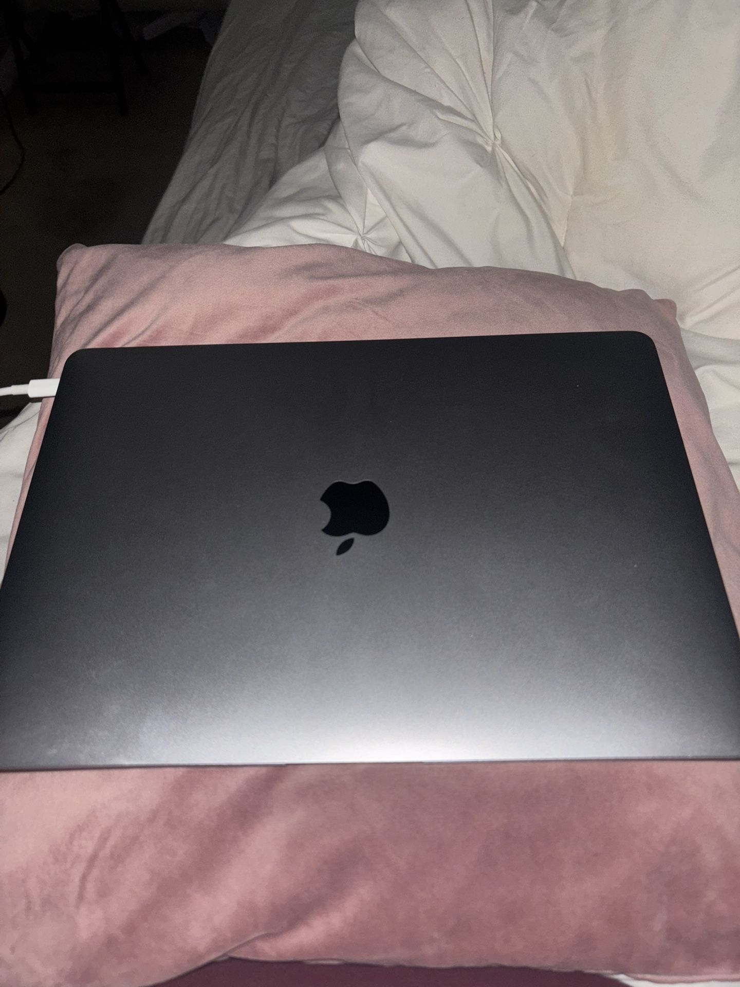 2021 - MacBook Air, Space Grey