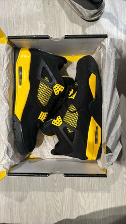 Jordan 4 Retro Yellow Thunder