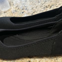 Size 8 Women’s Anne Klein Flats New