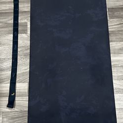 Lolë Yoga Mat
