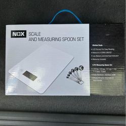 scale and measuring spoon set