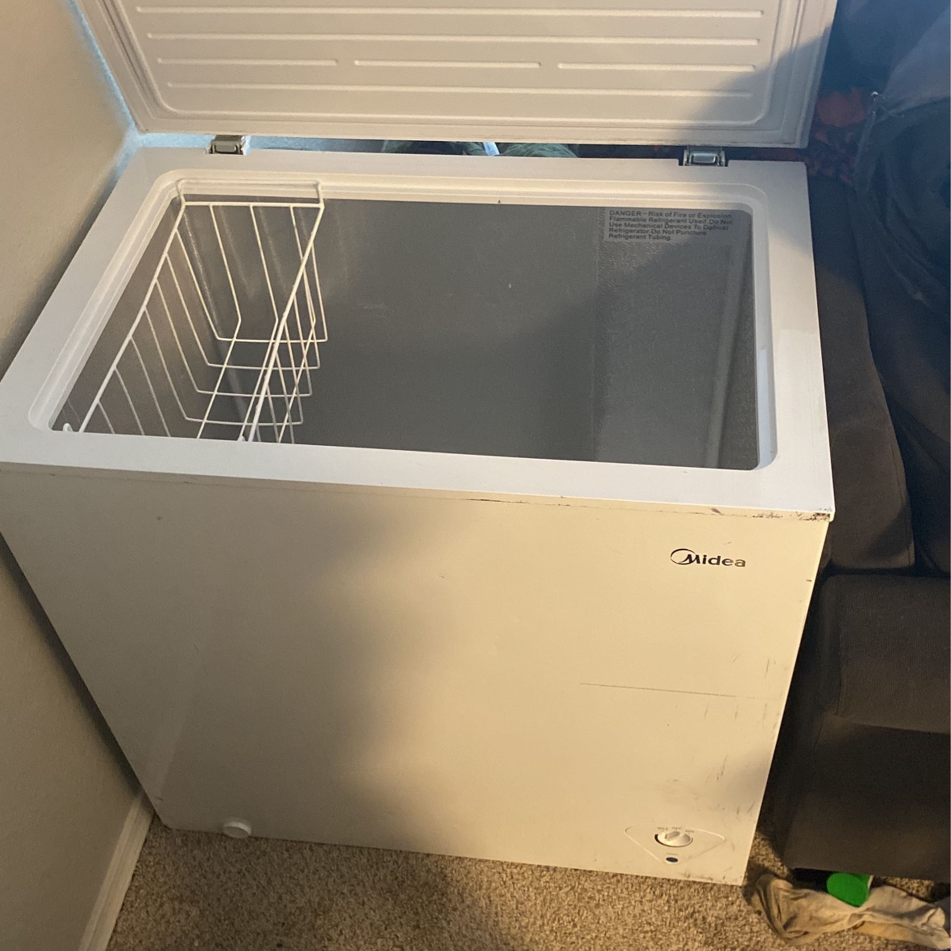 Midea Chest freezer