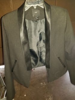 Tuxedo cropped blazer