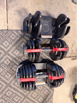 Adjustable dumbbell set