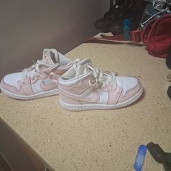 Jordan 1's  Light Pink & WHITE SIZE 9.5Y TODDLER 