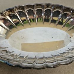 Vintage WM A Rogers 11 1/2" Silver Plated Scalloped Oval Serving Bowl W Legs