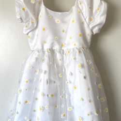 Rare Too Girls Size 8 White Dress with yellow Flowers