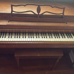 Used Winter Piano OFFER 