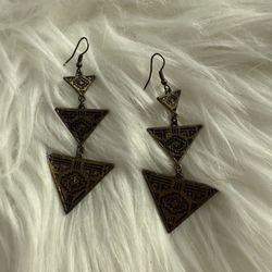 Toniq Pristin Pyramid Gold Drop Earrings