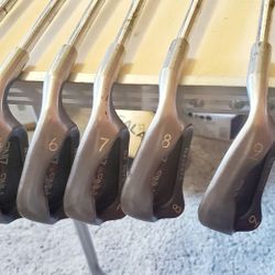 Set Of Ping Zing  Orange Dot Golf Clubs