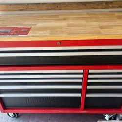 New Milwaukee Tool Box Mobile...with Plug Station 