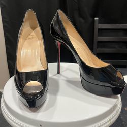 Major SALE! CHRISTIAN LOUBOUTIN BLACK PUMPS