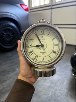 Mantle clock