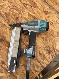 grapadora makita
