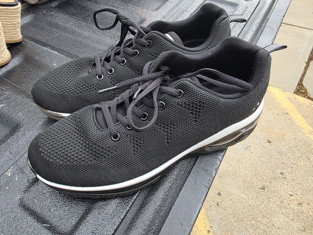 Mens Shoes Size 9.5