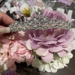 Tiara/crown 