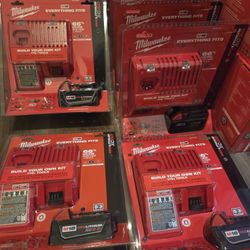 Milwaukee M18 charger And BATTERY 5.0