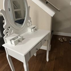 Vanity Table 