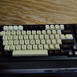 MK PRO 75% ALUMINUM KEYBOARD QMK/VIA - BROWN SWITCHES HOT SWAPPABLE - RGB BACKLIT - VIA - PORON GASKET