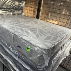 FULL SIZE SEALY POSTUREPEDIC (FIRM) MATTRESS & BOX SPRING BED SET