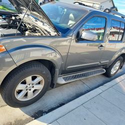 Nissan Armada 2008