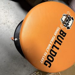 Mechanic Stool Bulldog
