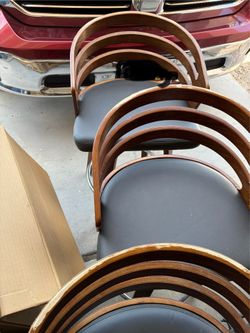 Swivel chairs for counter