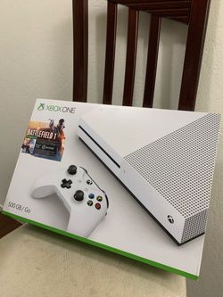 Like New Xbox One S - 500 gb Battlefield 1 Bundle