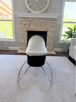 Orbit Baby Bassinet and Base
