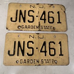 1970'S NEW JERSEY GARDEN STATE LICENSE PLATE PLATES MATCHING PAIR