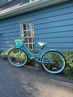 Classic Beach Cruiser Street Bike
