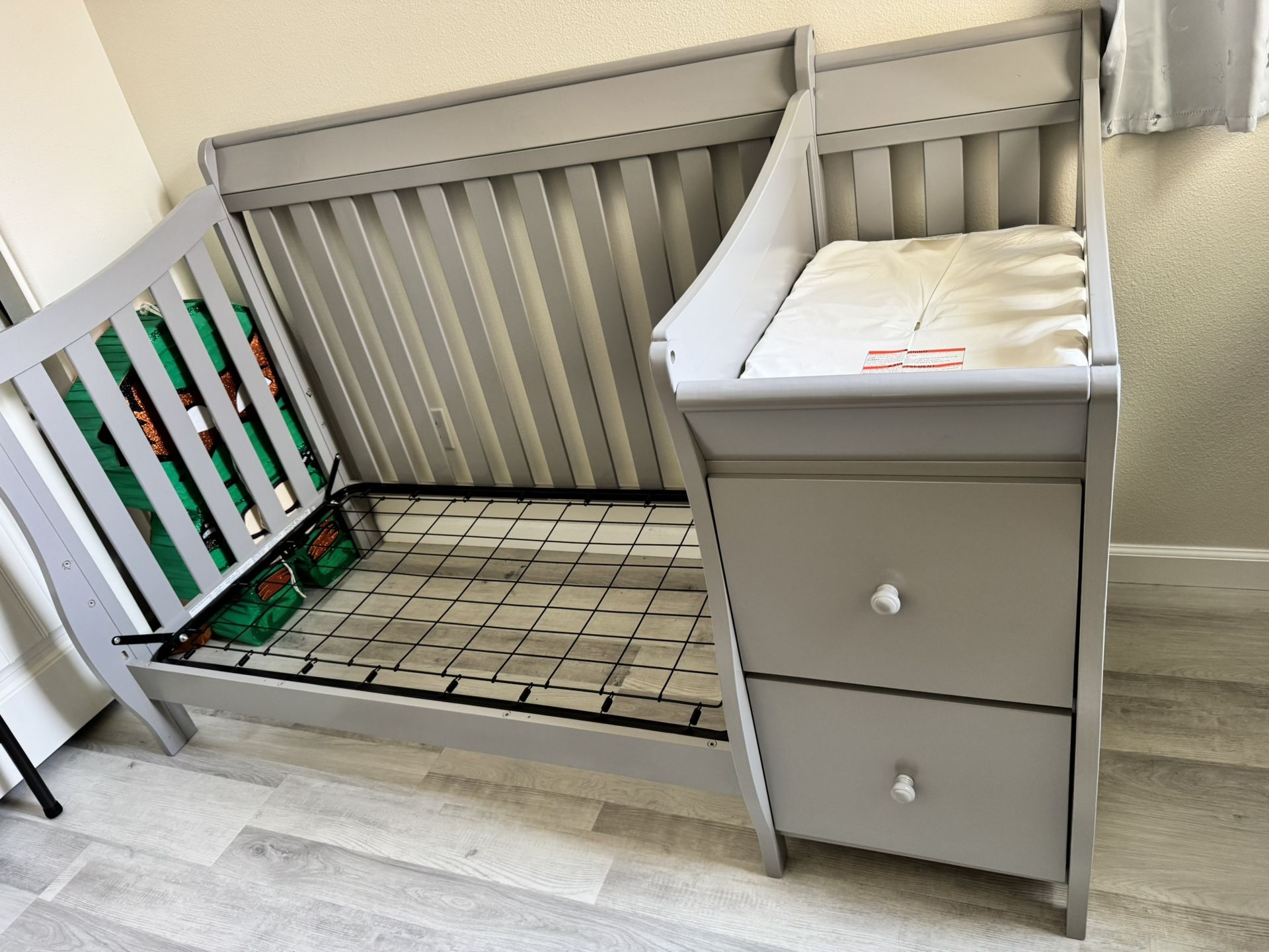 Baby/Childs Crib