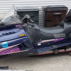 SNOWMOBILE. YAMAHA