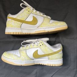Dunks Yellow Strike Women’s Size 8