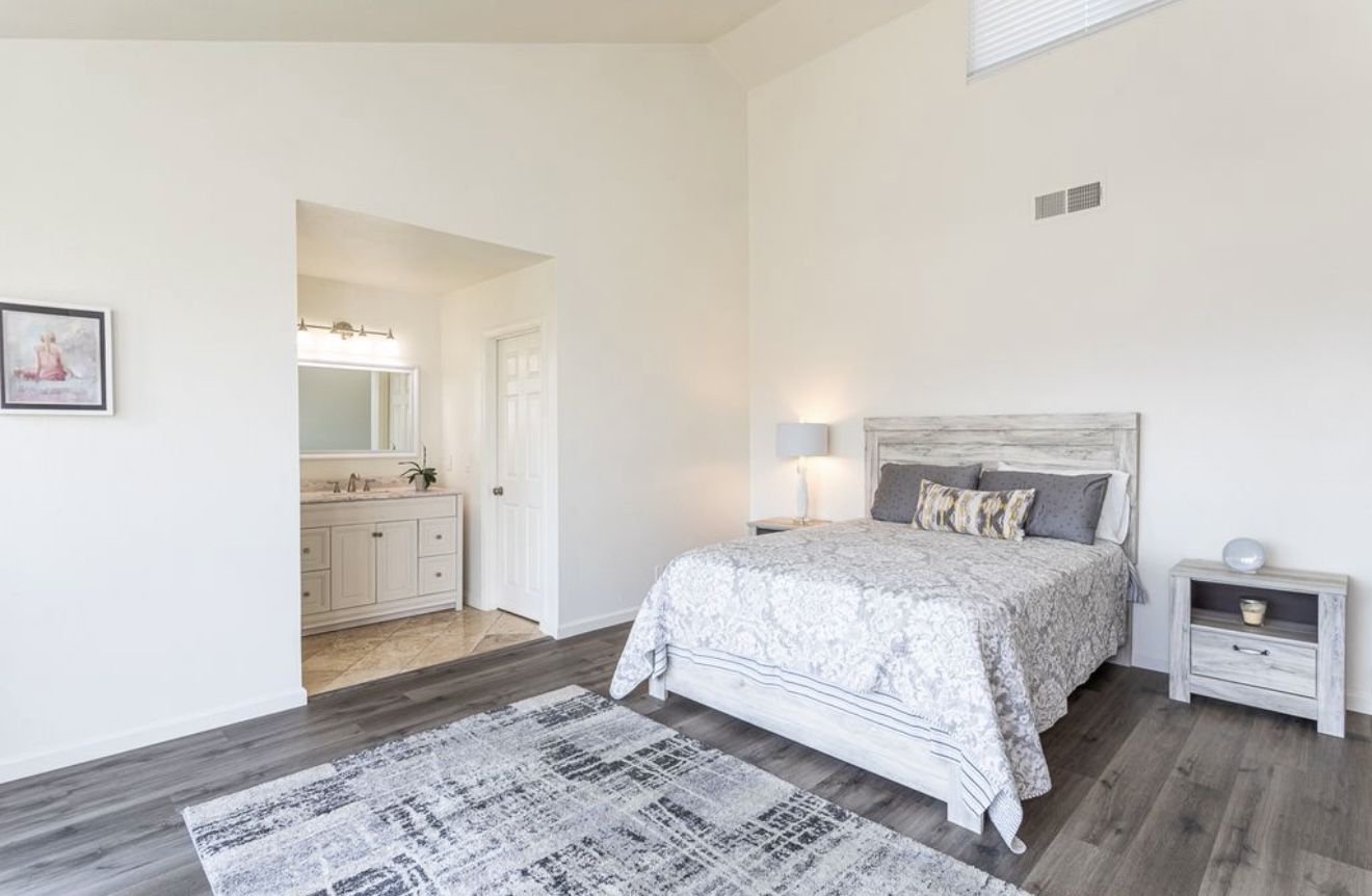 Queen Bed Set