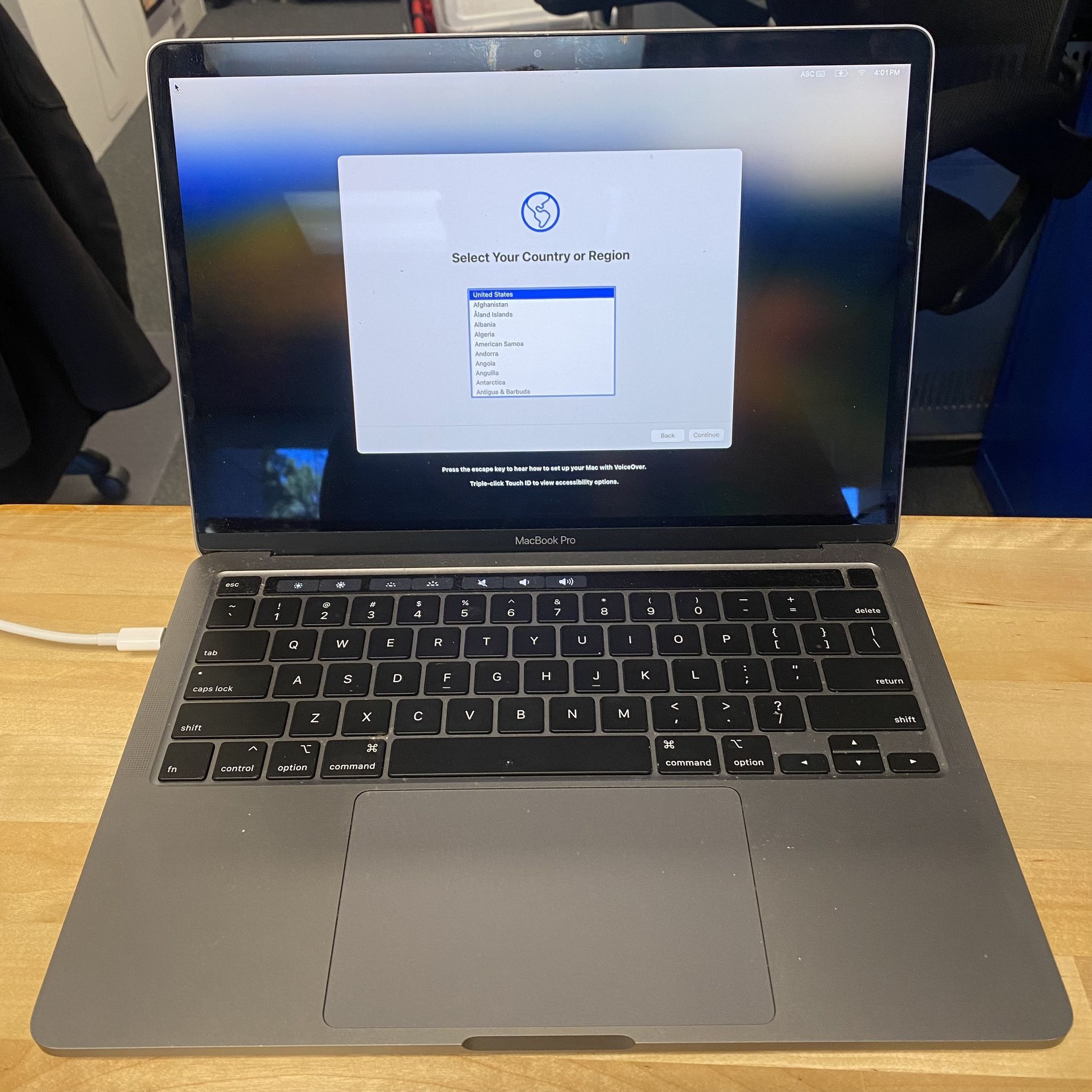 Apple MacBook Pro 13 Inch 2020 Quad 2GHz i5 512GB Storage and 16GB Memory