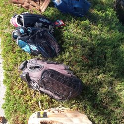 BASEBALL ⚾ HIGH PERFORMANCE GLOVE GLOVES ! only 80 Each Betta Hurry!