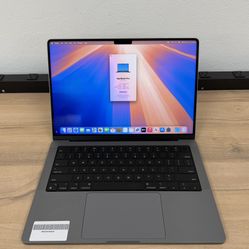 14" MacBook Pro M1 Pro 8 Core*500GB SSD*16GB RAM