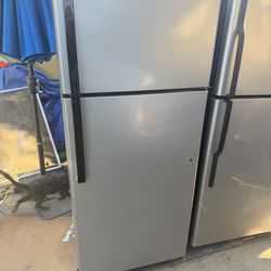 GE Refrigerator