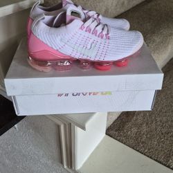 Nike Vapormax Women Sz 6.5 $100