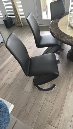 6 Modern table chairs
