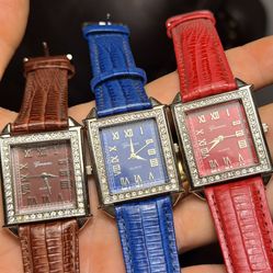 Awesome 🤩  !! (3) Geneva women's watches !