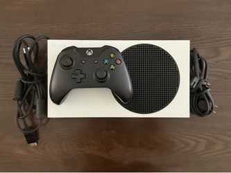 Xbox Series S (512GB) – All-Digital Console Bundle