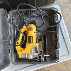 Dwalt Power Saw